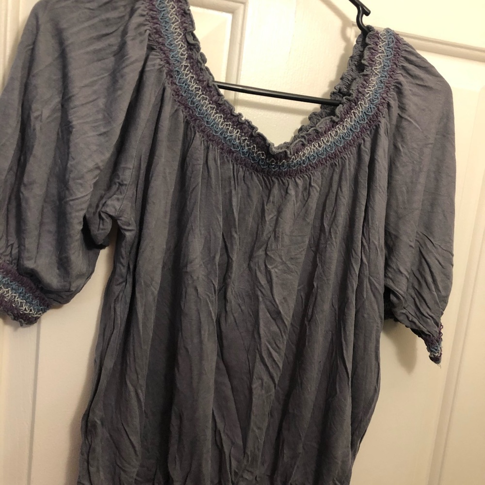 Gray top